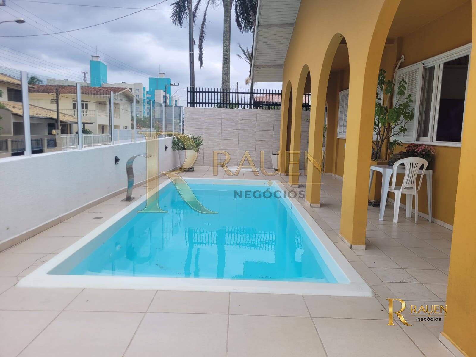 Linda casa na Praia- Centro de Barra Velha - SC