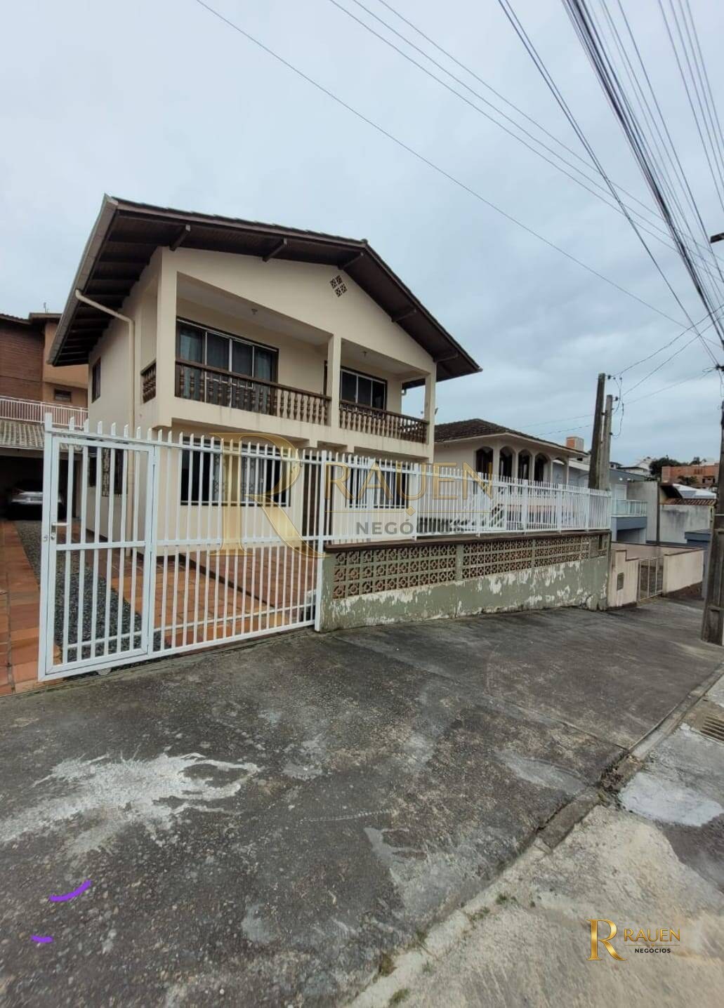 Excelente Sobrado Centro de Barra Velha - SC